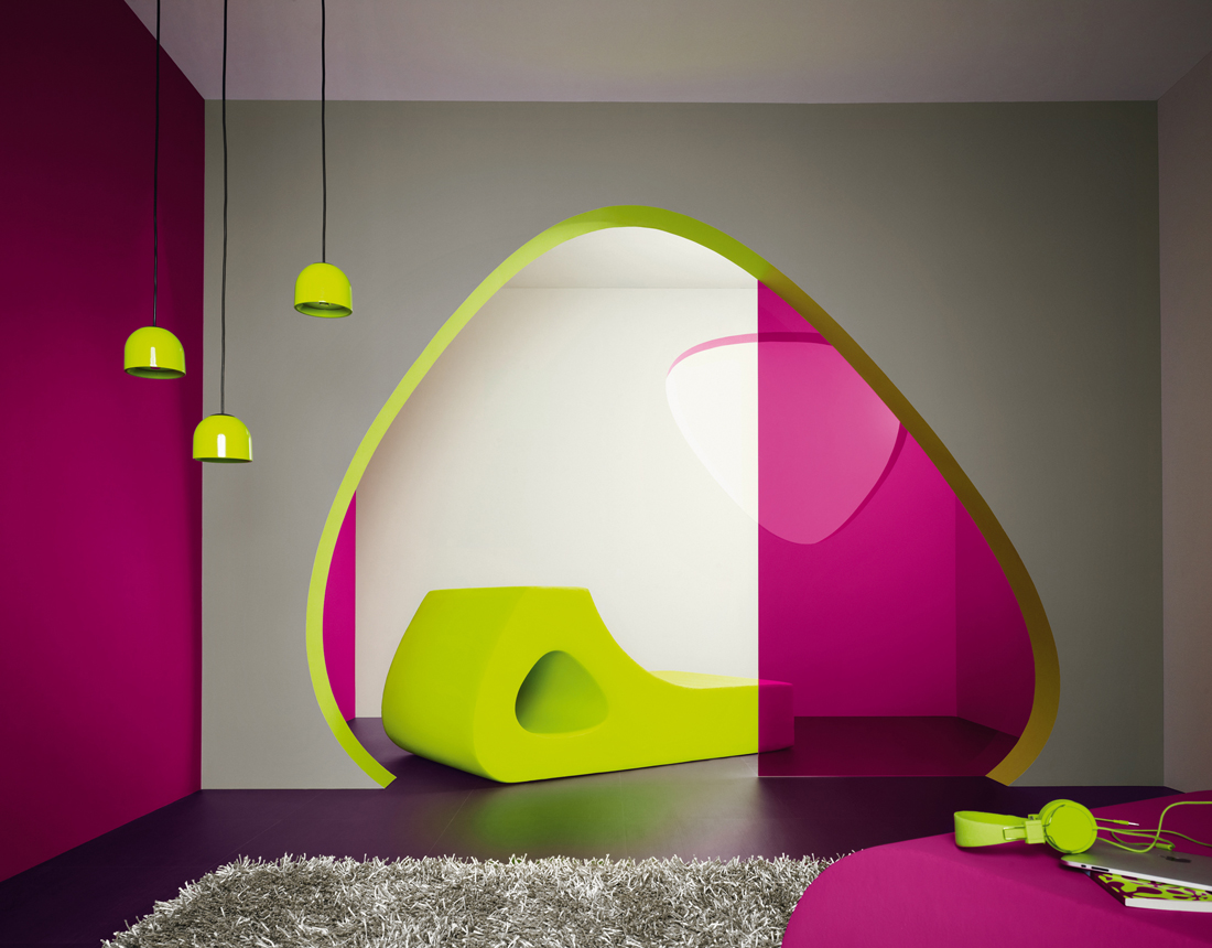 клеить однотонные обои